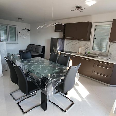 Apartmani Lanterna Крк Екстер'єр фото