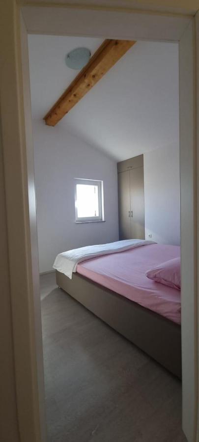Apartmani Lanterna Крк Екстер'єр фото