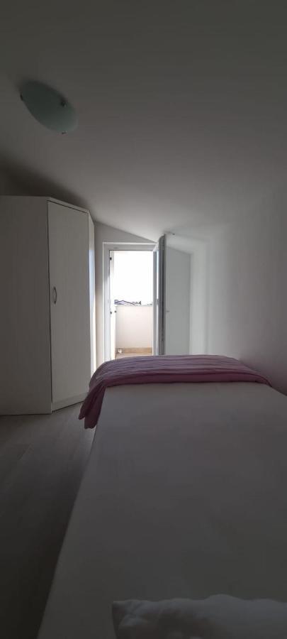Apartmani Lanterna Крк Екстер'єр фото