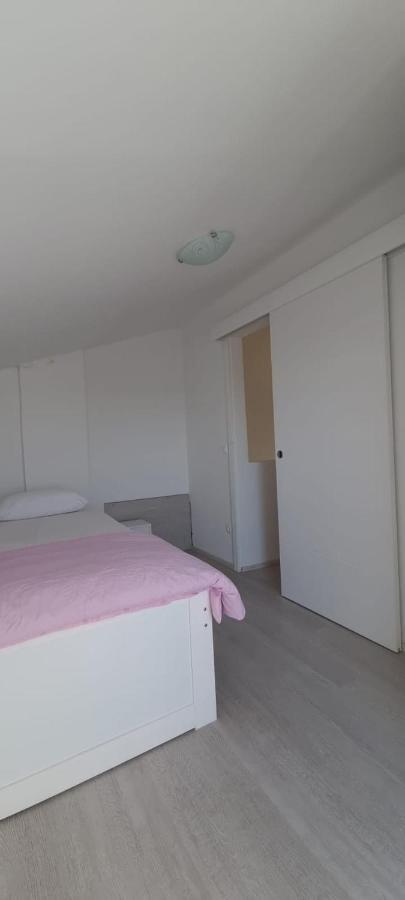 Apartmani Lanterna Крк Екстер'єр фото